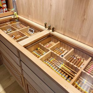 Custom design cigar display cabinet for commercial cigar shop and cigar lounge 01