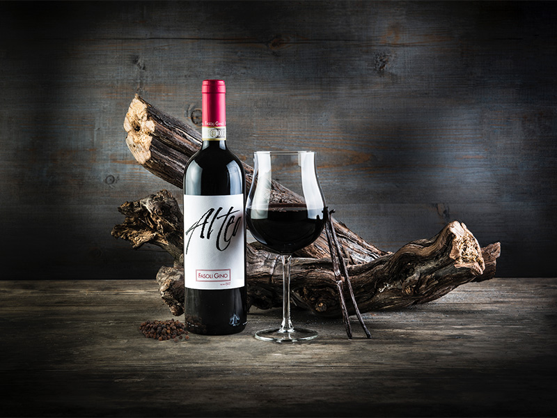 How to Properly Taste Wine 02